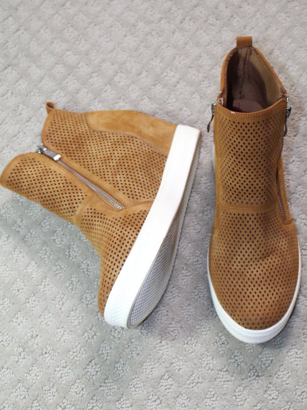 Ccocci Size 10 Cognac Wedge Side Zip Booties